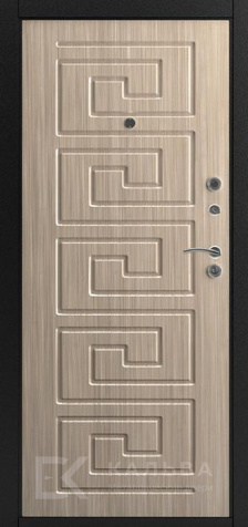 Фото №2 «Входная дверь венге снаружи светлая МДФ с геометрией внутри №208»